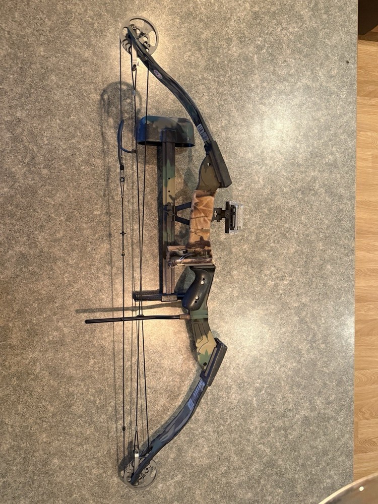 PSE Archery Fire-Flite Compound Bow Hunting Camo Right Hand 31" Draw 67lb