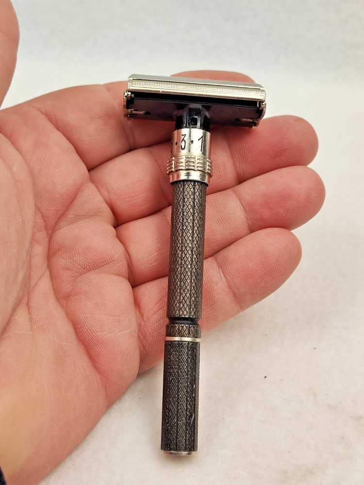 1975 Soviet adjustable razor "Rubin" in its original case
