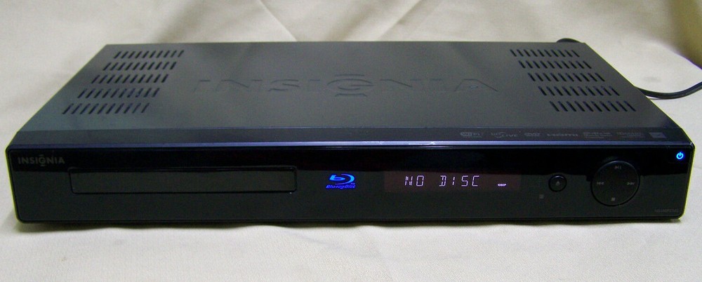 Insignia NS-WBRDVD Blu-Ray Player w/ Remote