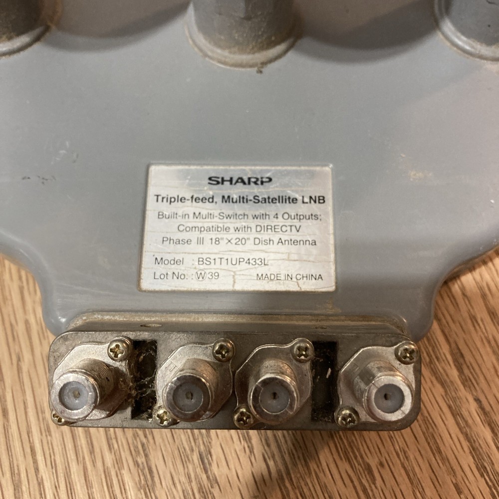 DIRECTV TRIPLE-FEED LNB FOR PHASE III 18" x 20" DISH ANTENNA MADE by SHARP