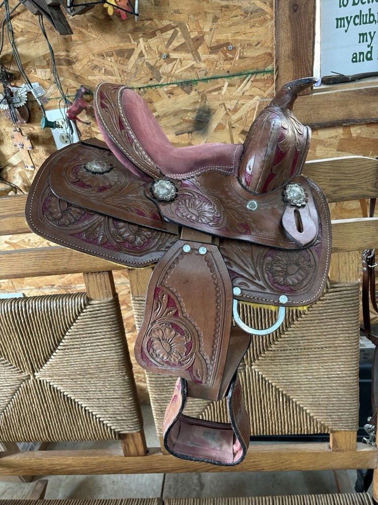 10 in western saddle
