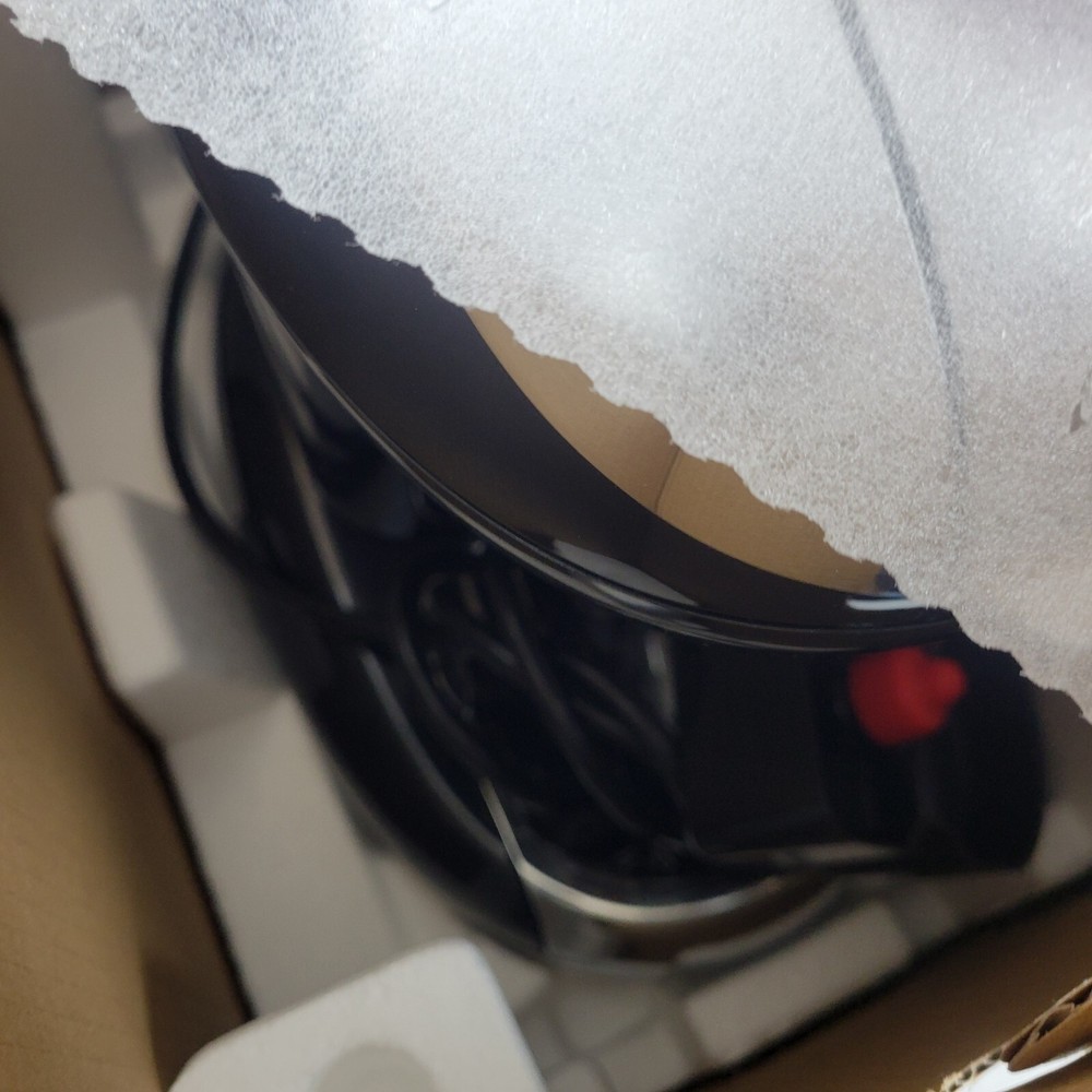 ILLY X8 Espresso Coffee Machine. Color Black