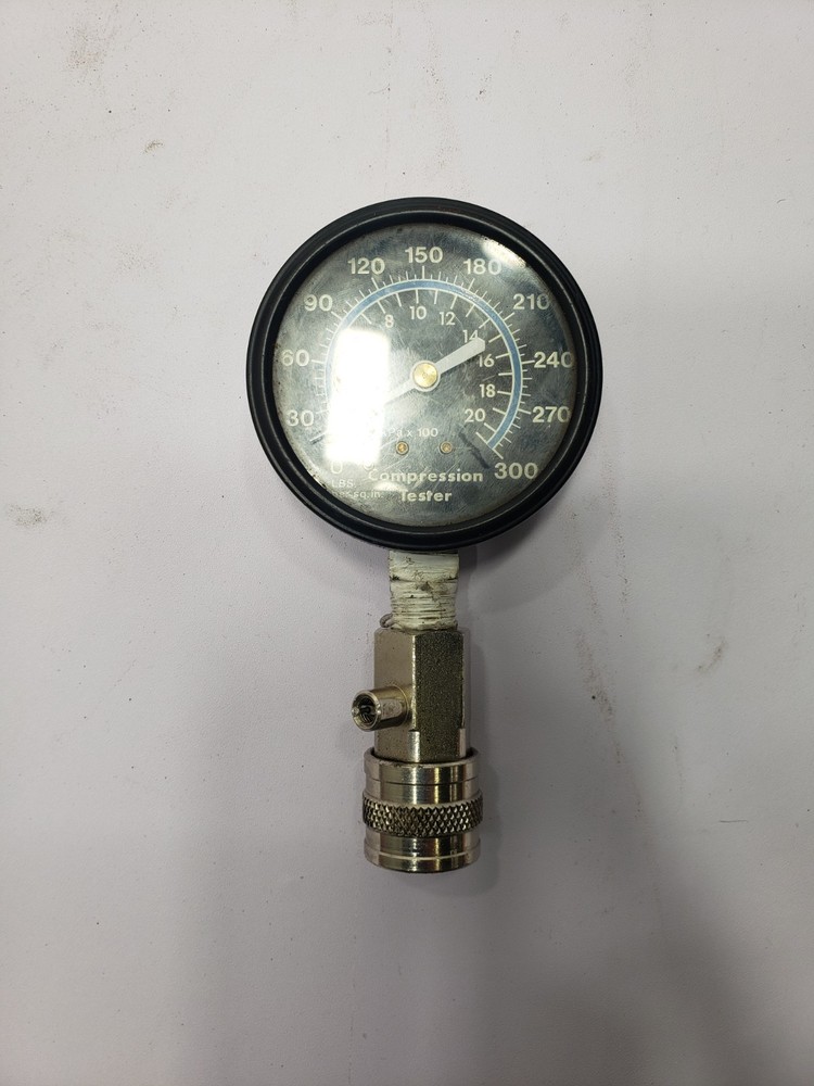 Snap-On Engine Cylinder Compression Tester 300 PSI Gauge Set in Box Used