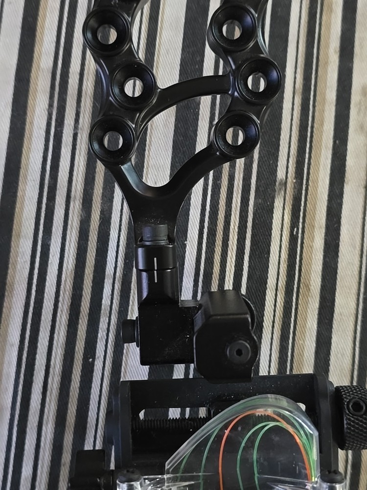 Trophy Ridge 5-Pin Right Hand Peak Sight Black (USED)