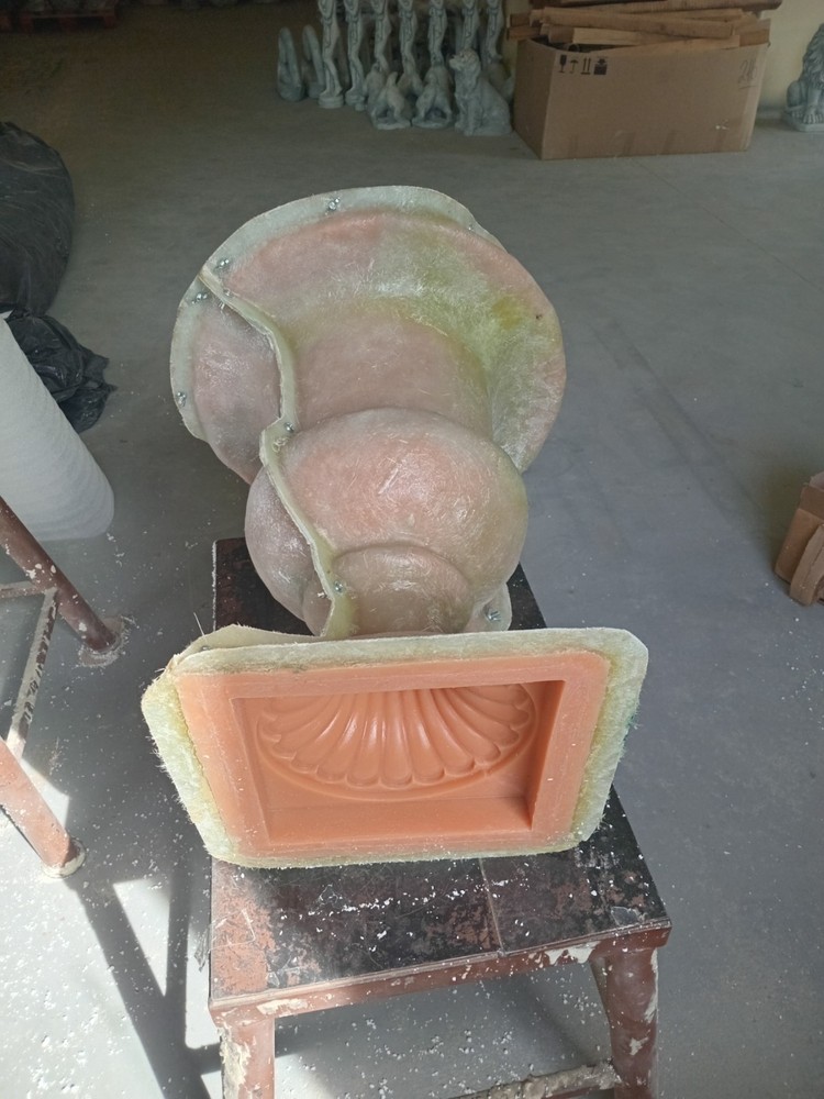 Polyurethane flexible mold with a plastic frame"Lily flower pot"