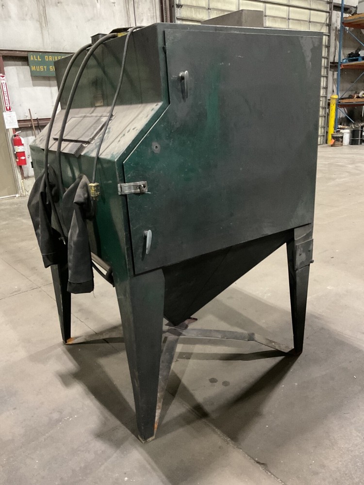 Dee-Blast Sand Blast Sandblasting Blasr Cabinet#24KK