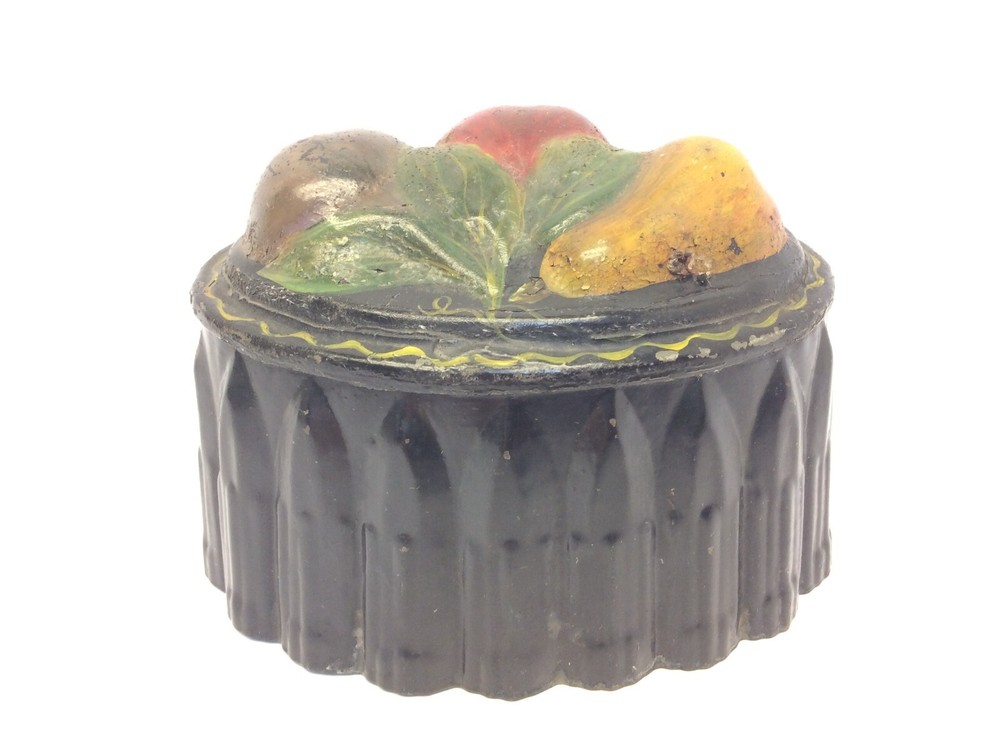 Hand Painted Bundt Cake Fruit Mold Decorative Tin Primitive Bakeware