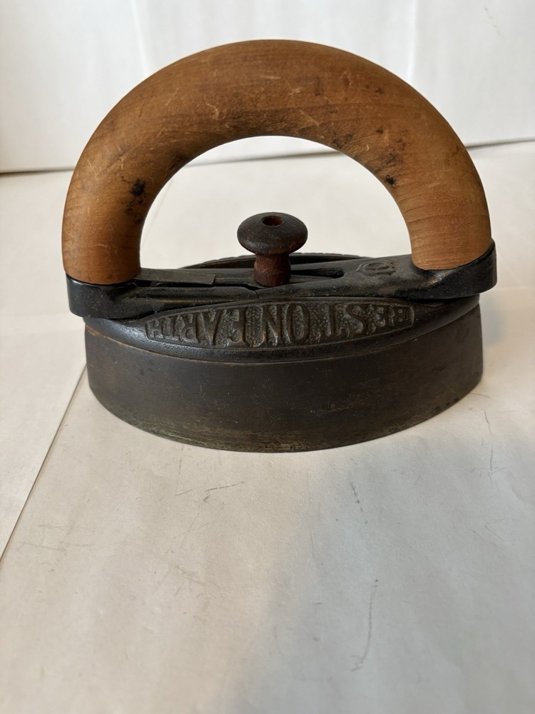 Vintage Potts Size 1 Best One Earth Iron