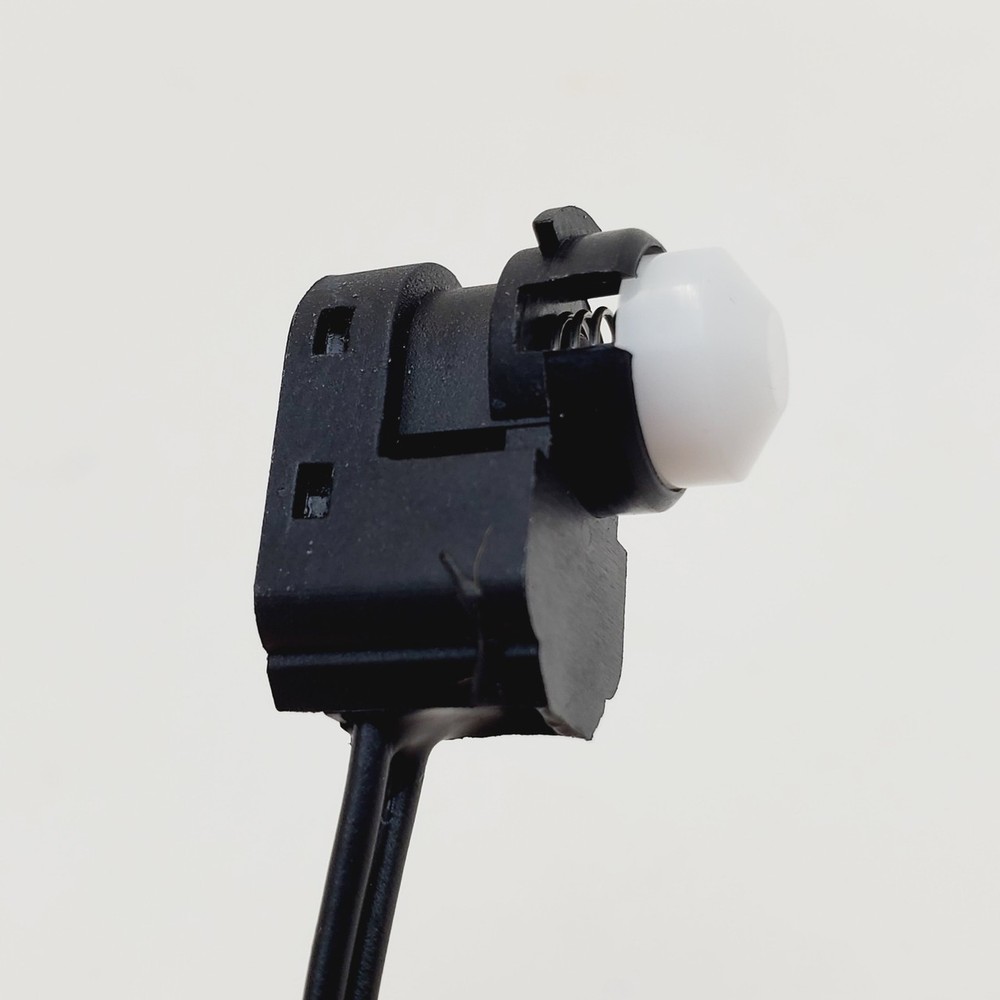 Handlebar Mounted Front Brake Light Switch for 2012-2017 Harley Softail Dyna XL