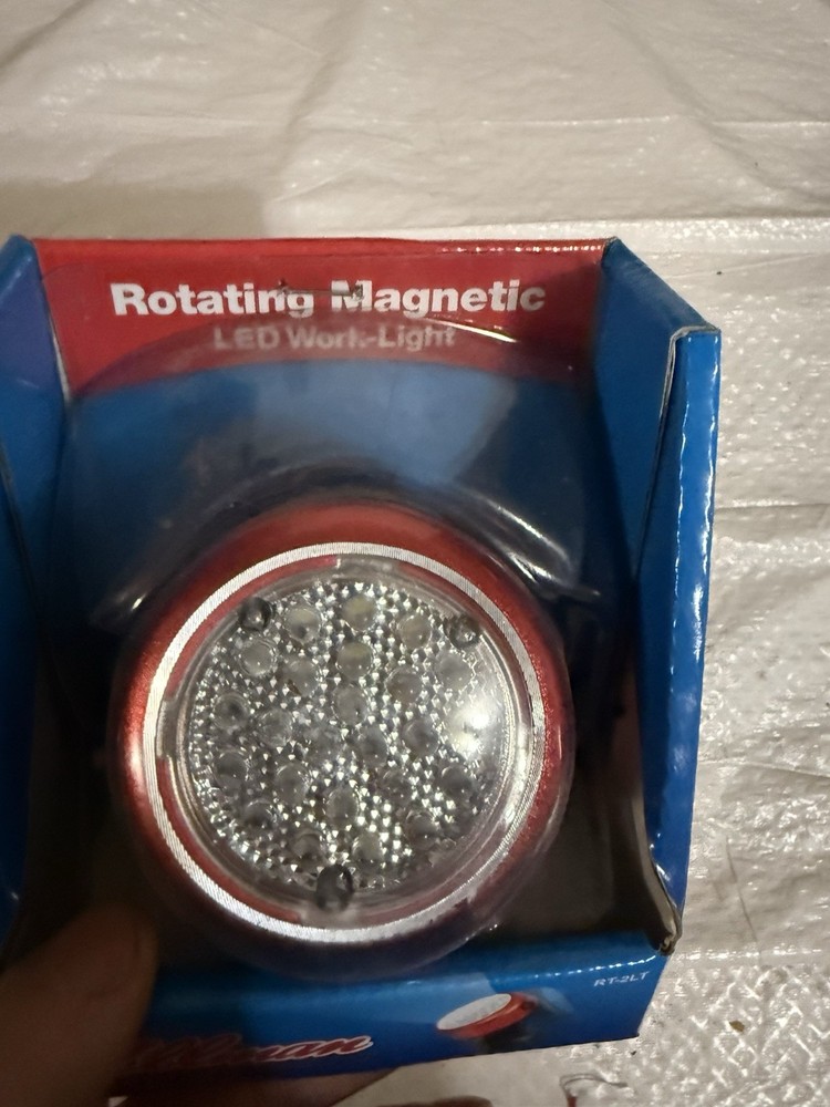 Ullman RT-2LT Rotating Magnetic LED Work Light New In Package