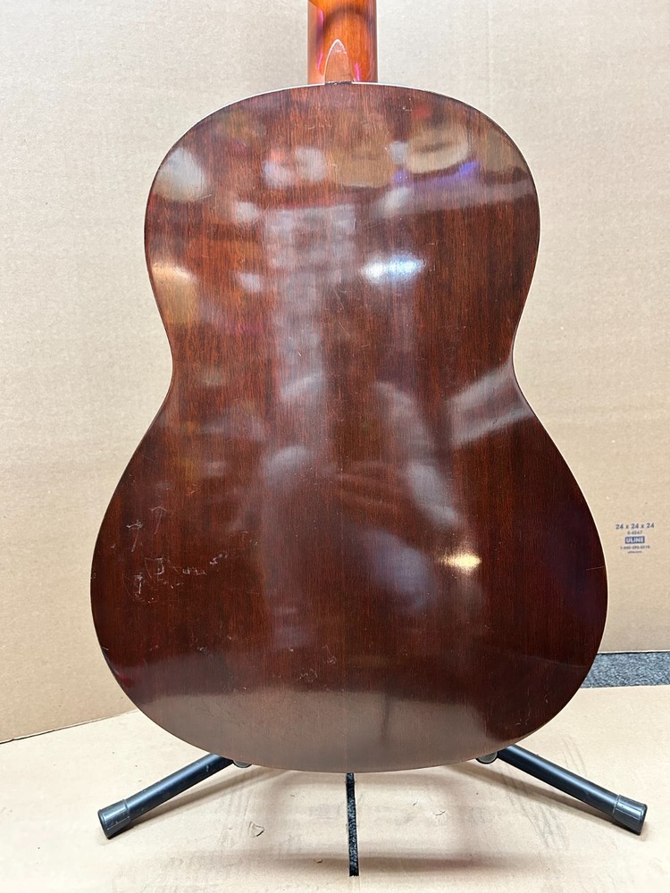 Yamaha G85A Classical Guitar with case (read description)