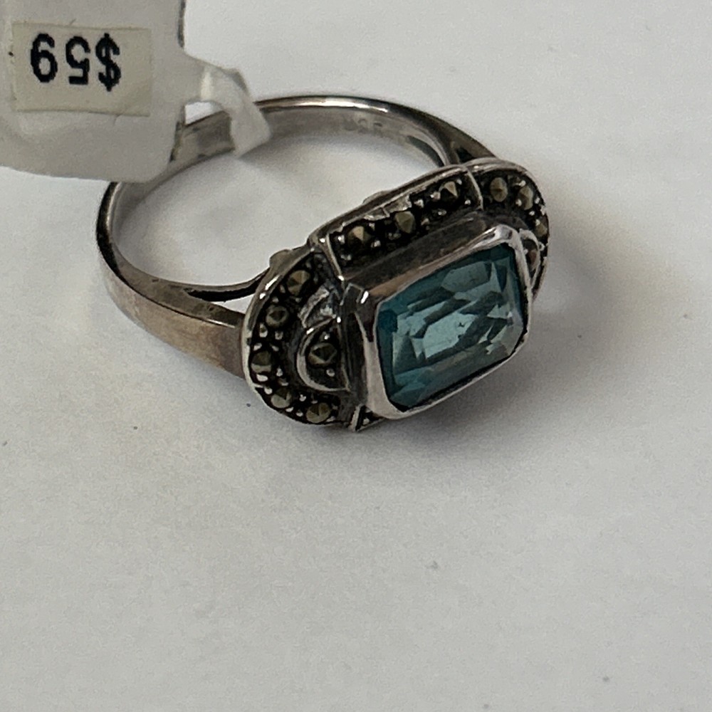 925 Sterling Silver & Topaz Ring Size 5.5