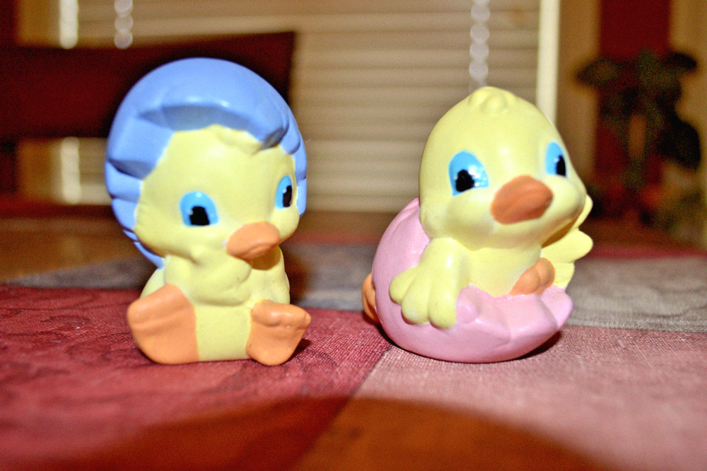 2 Easter Chicks Hatching from Hand Painted Ceramic Eggs Pink & Purplish Blue