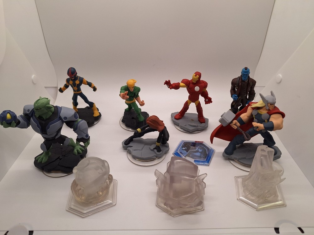 Disney infinity Marvel figures Lot 11 Items