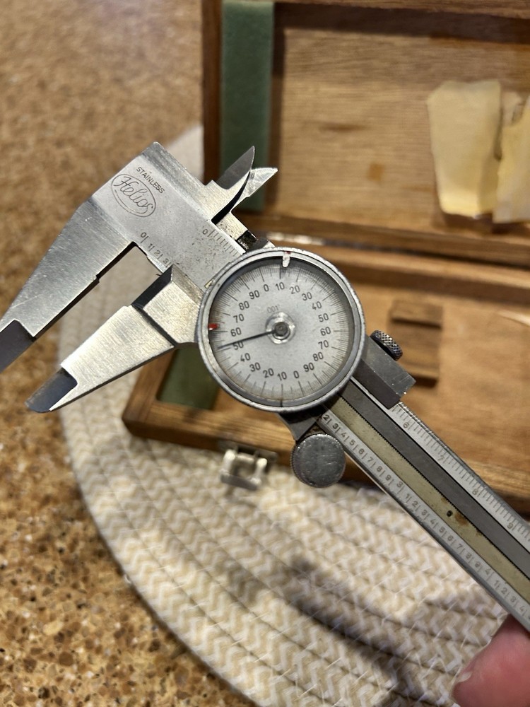 Mitutoyo dial caliper 9” 505-628 .001”