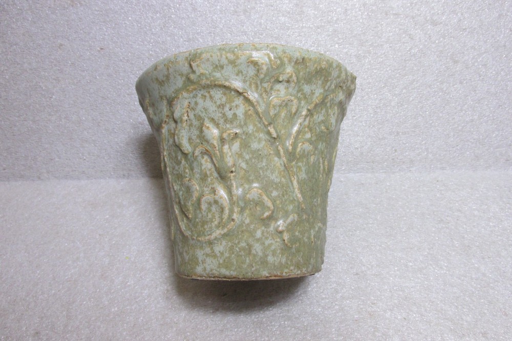 ROUGH SURFACE STONEWARE PLANTER
