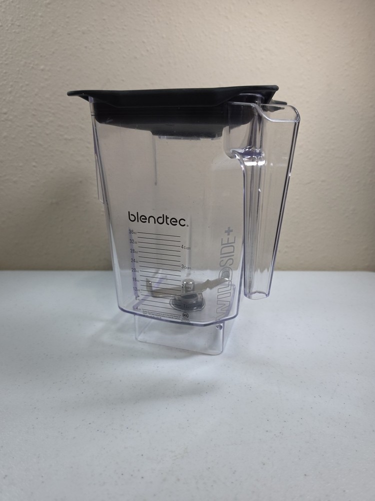 Blendtec Classic 570 Model CTB2 Red Base w Plastic Jar & Lid Tested Works Great