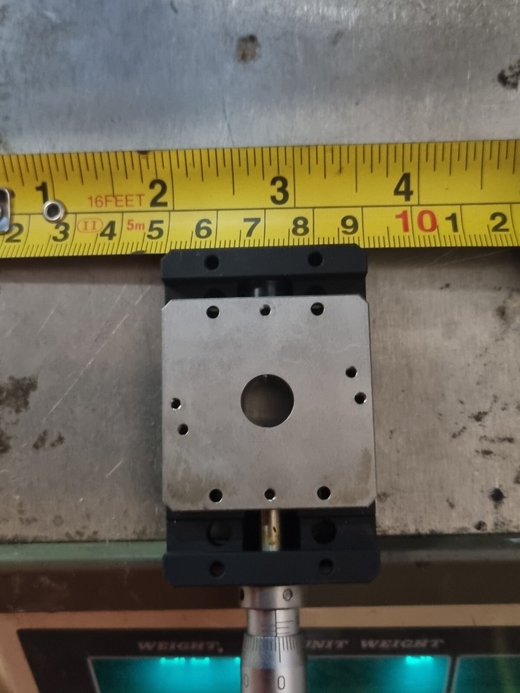 LINOS T 10 LINEAR STAGE W/ MICROMETER (IN12S3B4)