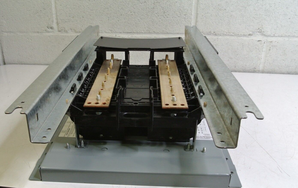 Square D Panel Box 120/240V 1Ph 3W 60Hz 100A