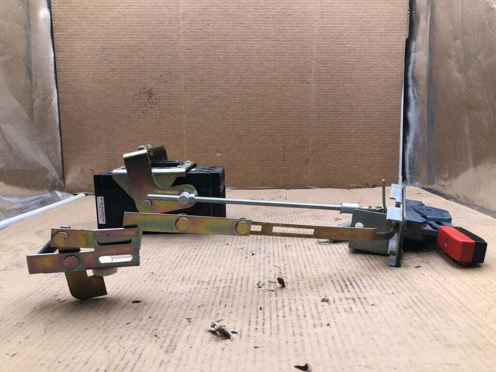 ABB 100A 3 Pole Circuit Breaker w/ Disconnect Switch Handle 600V