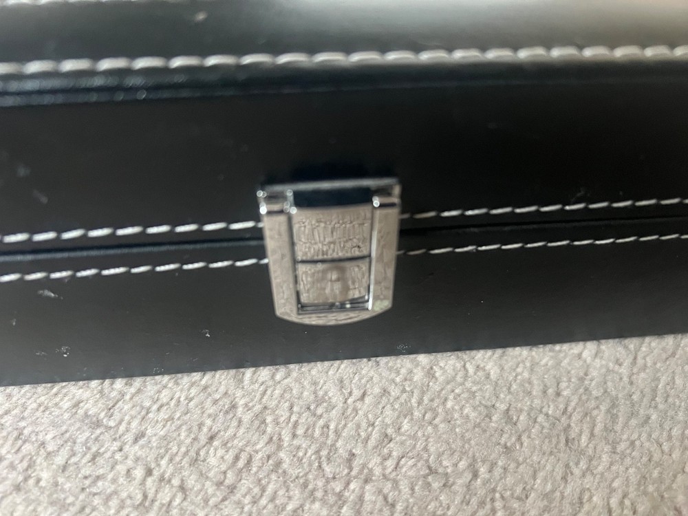 6-Slot Watch Box – 2 cushions missing