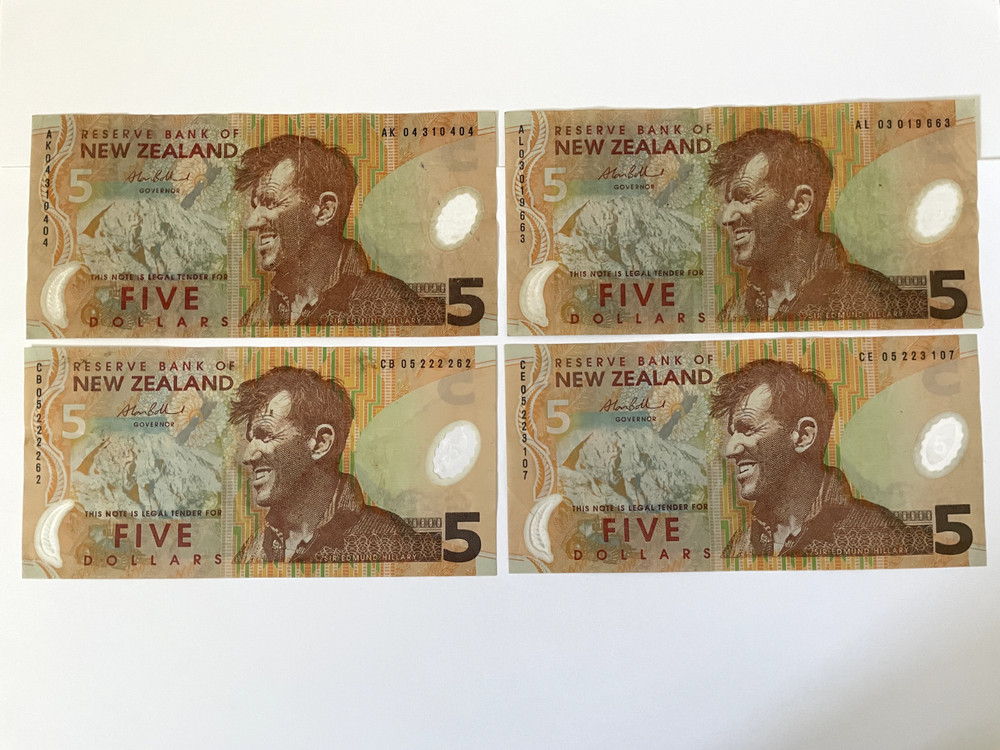 New Zealand $5 Banknote Circulated