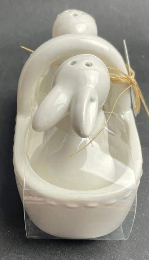 Bunny Rabbit Ceramic Salt & Pepper Shaker Set Basket Spring Easter Bunnies NEW