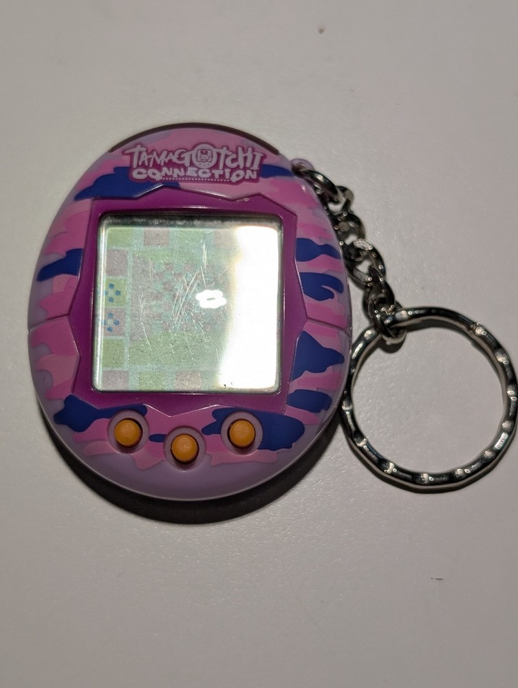 Tamagotchi Connection V2 "Camo Purple"