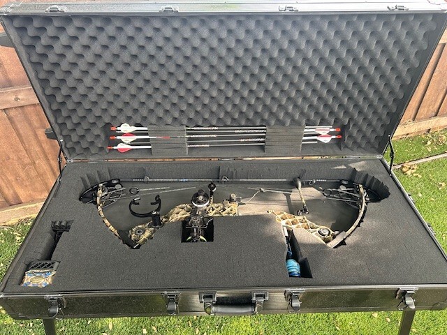 bow case archery, face painters case, display case, case with legs, archery case