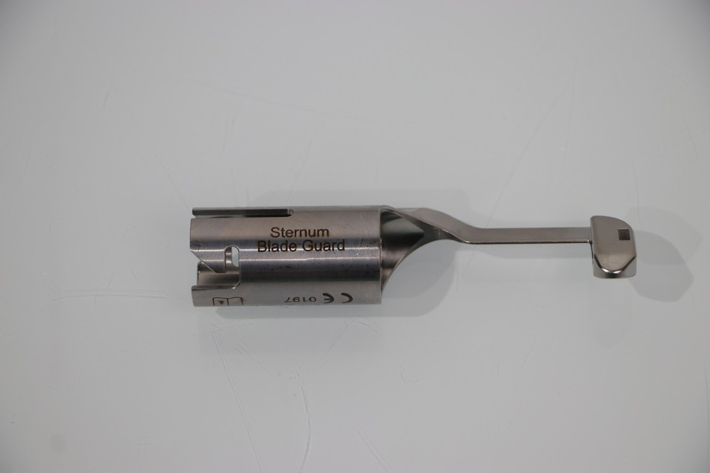 Stryker Sternum Blade Guard, Standard