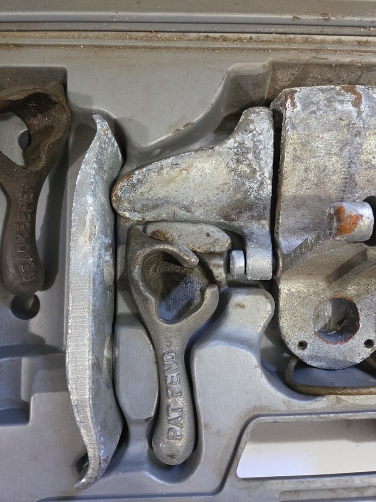 Gaither's Super Tools The Do-It-Yourself Tire Tool