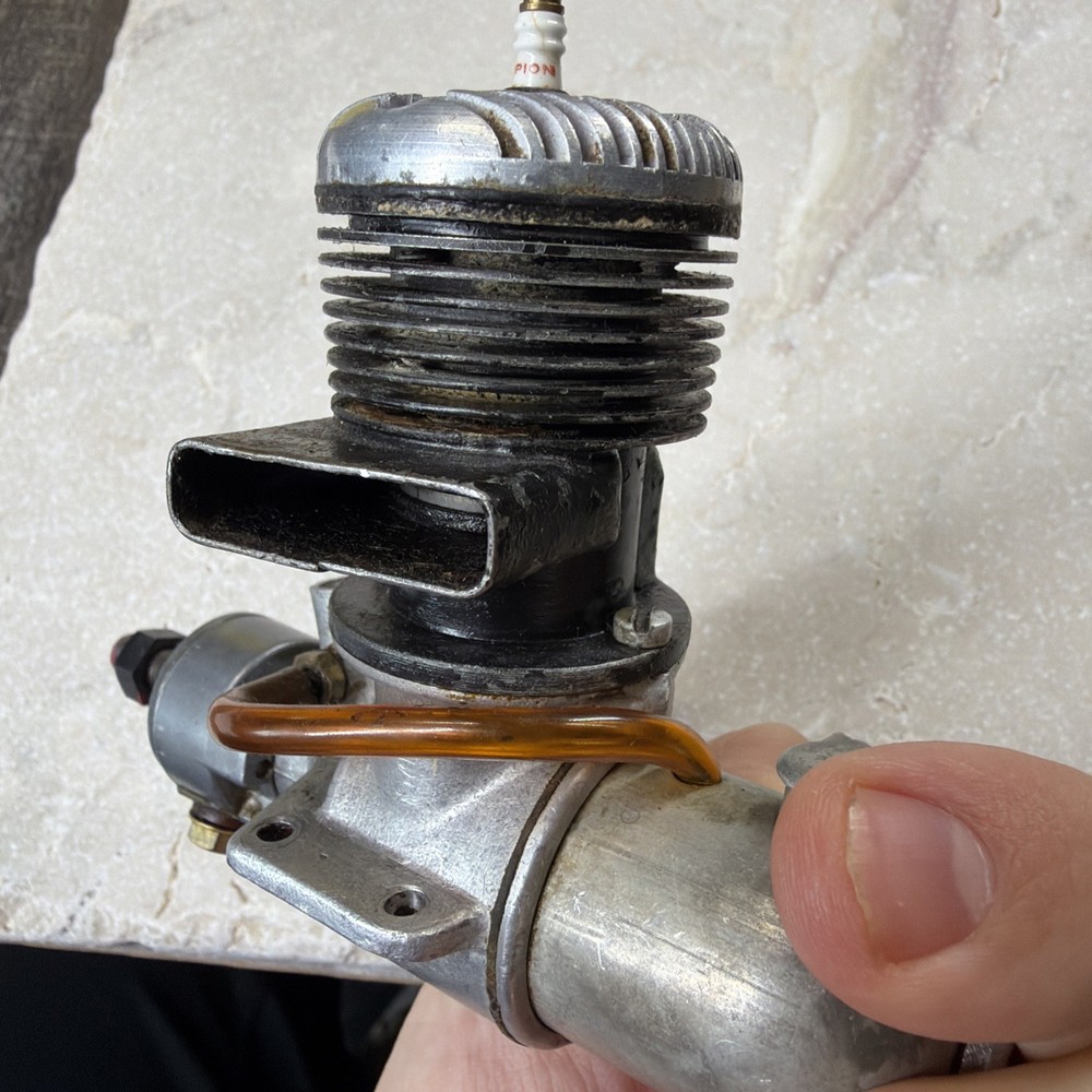 MADEWELL 49 1940s RC GAS ENGINE FOR AIRPLANE TETHER CAR