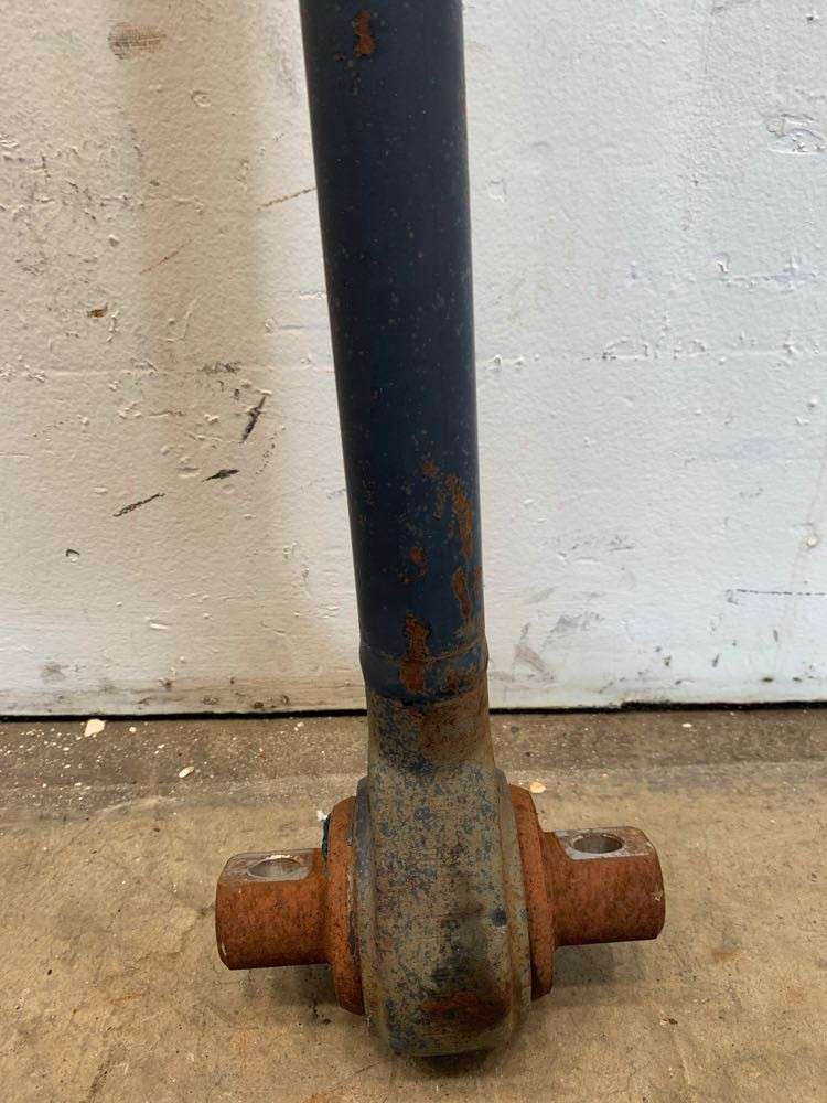 International Torque Rod (339-10325)