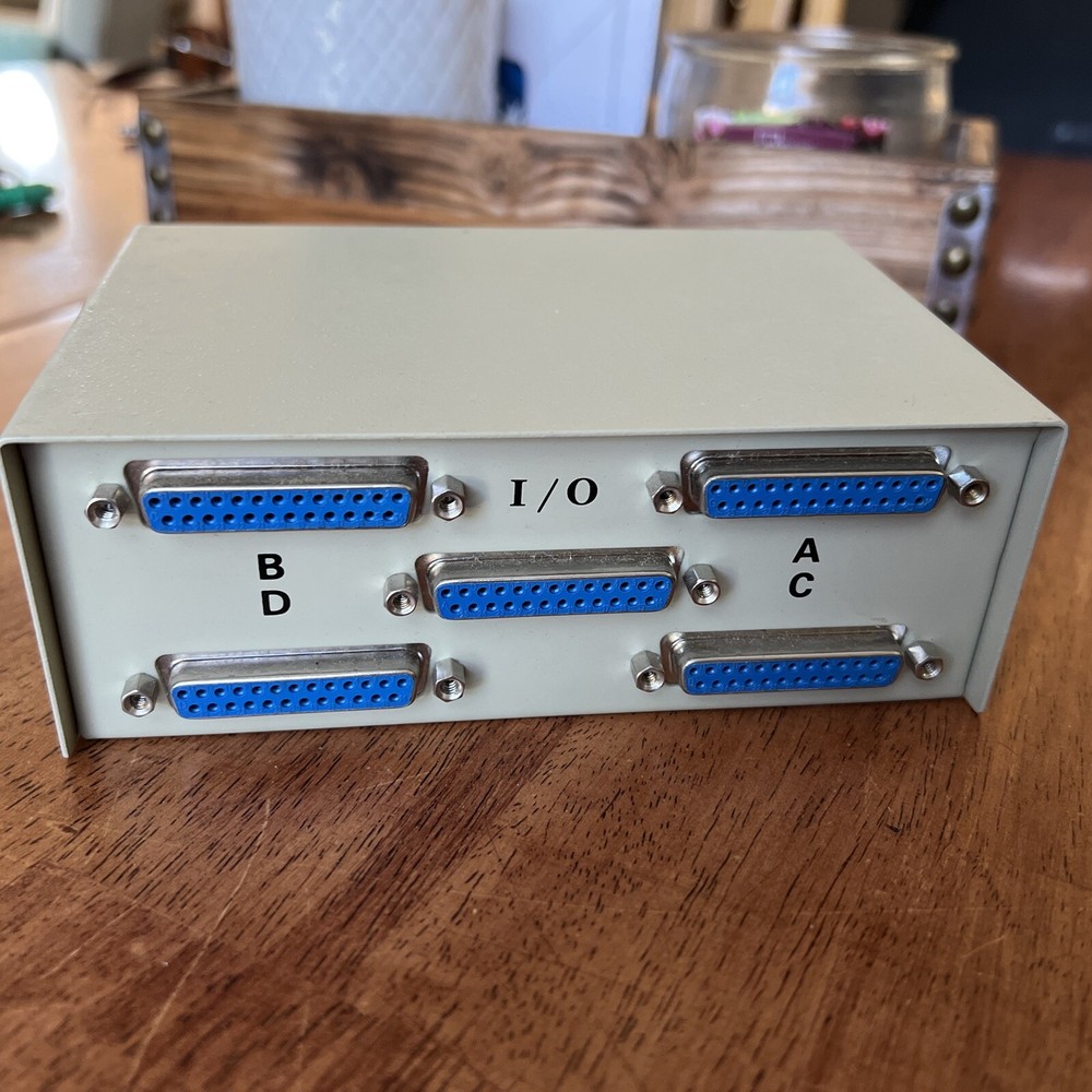 Data Transfer Switch 4 Ports External Switch