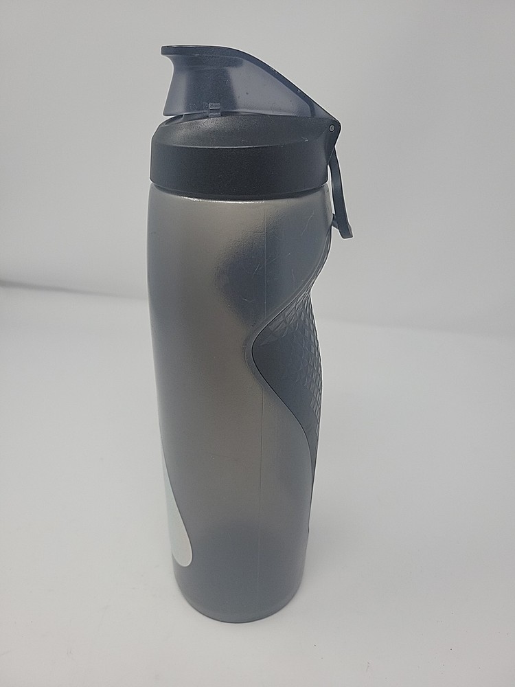 Nike Hypercharge Hyperfuel 32 Oz. Water Bottle Flip