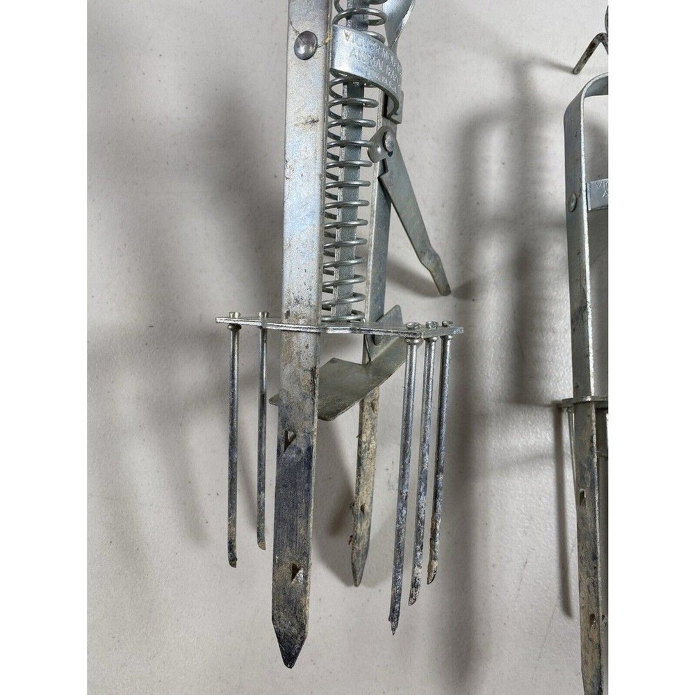ONE (1) Victor Mole Trap Used Working