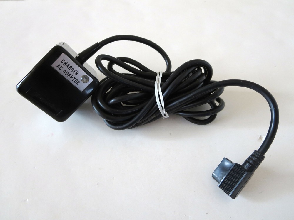 VINTAGE POPULAR 505-S SOLID STATE FLASH UNIT W ITH POWER SUPPLY AND BRACKET