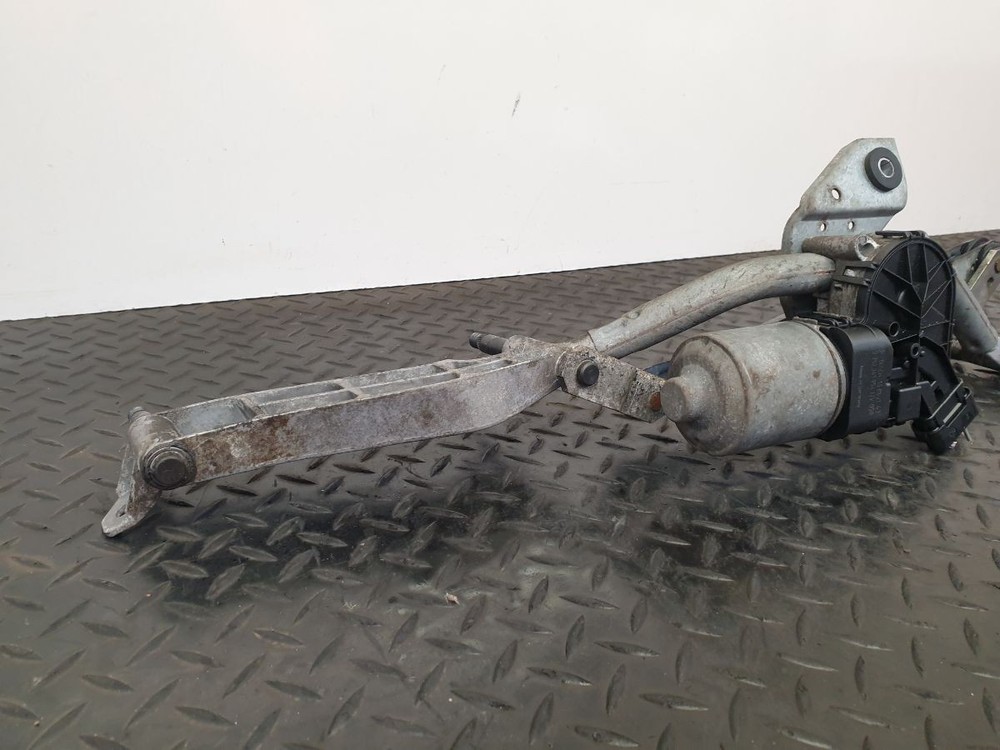 Renault Twingo Mk2 2014 Wiper Motor Front & Linkage