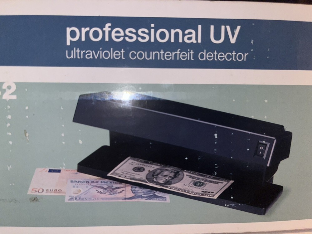 Carnation Ultraviolet Counterfeit Money Detector Machine for Multi-Currency