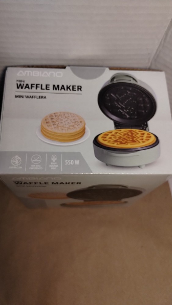 NWT Ambiano Mini Christmas Tree Waffle Maker