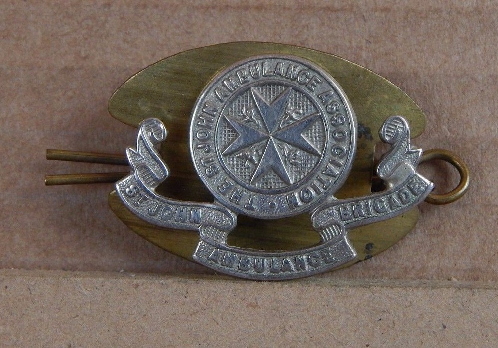 Vintage St Johns Ambulance Collar badge
