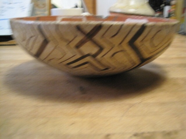 PERUVIAN SHIPIBO LARGE POTTERY BOWL, 1930-50