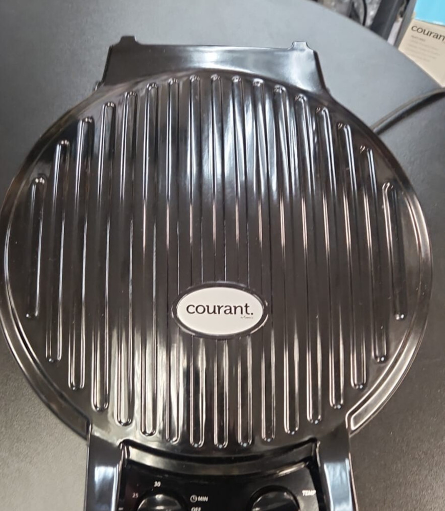 Courant 12 Inch Electronic Pizza Maker w/ Dial, Opens 180° - Black