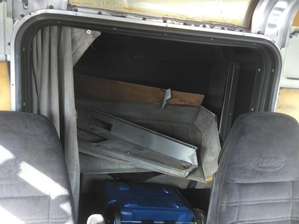 Replaces 1990 PETERBILT 379 SLEEPER , MD