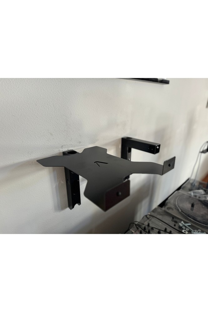 Apache Wallmounted Rack for Pioneer CDJ 2000, 3000