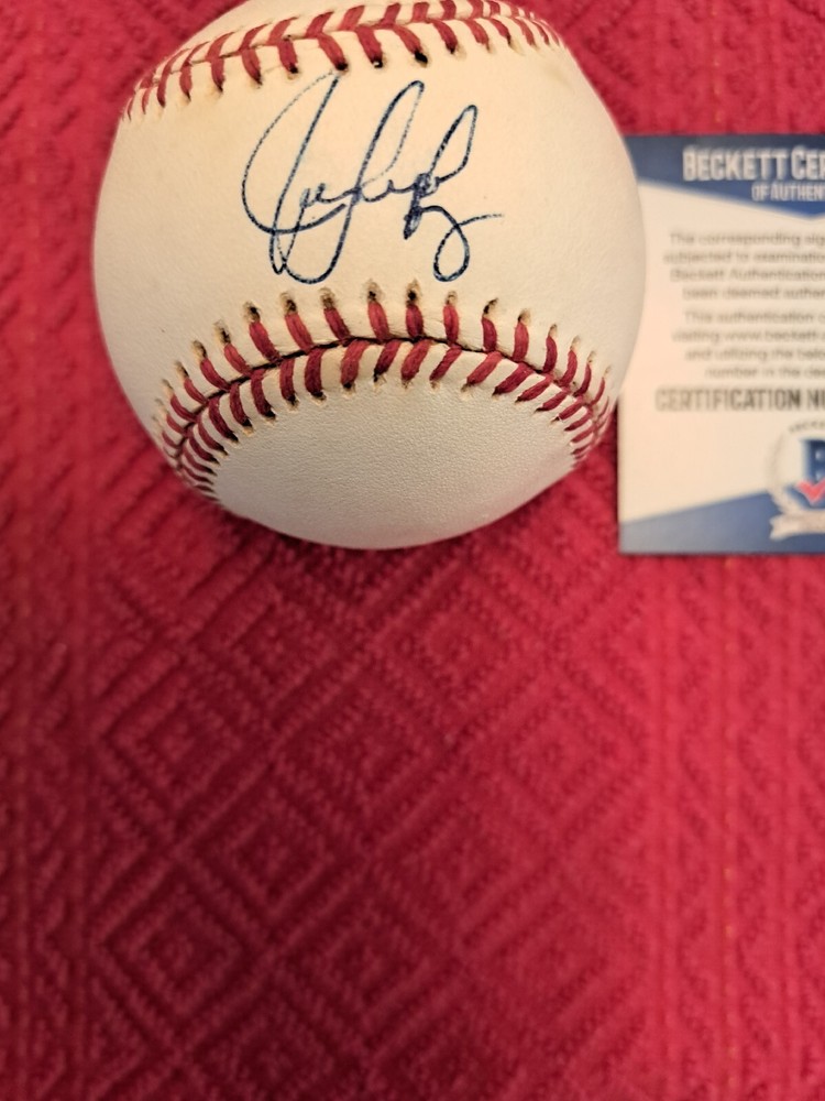 Juan Gonzalez autographed American League baseball Beckett Authentication