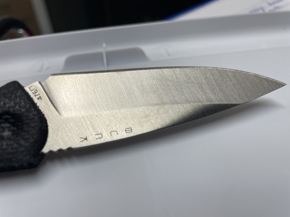 Buck fixed blade knife