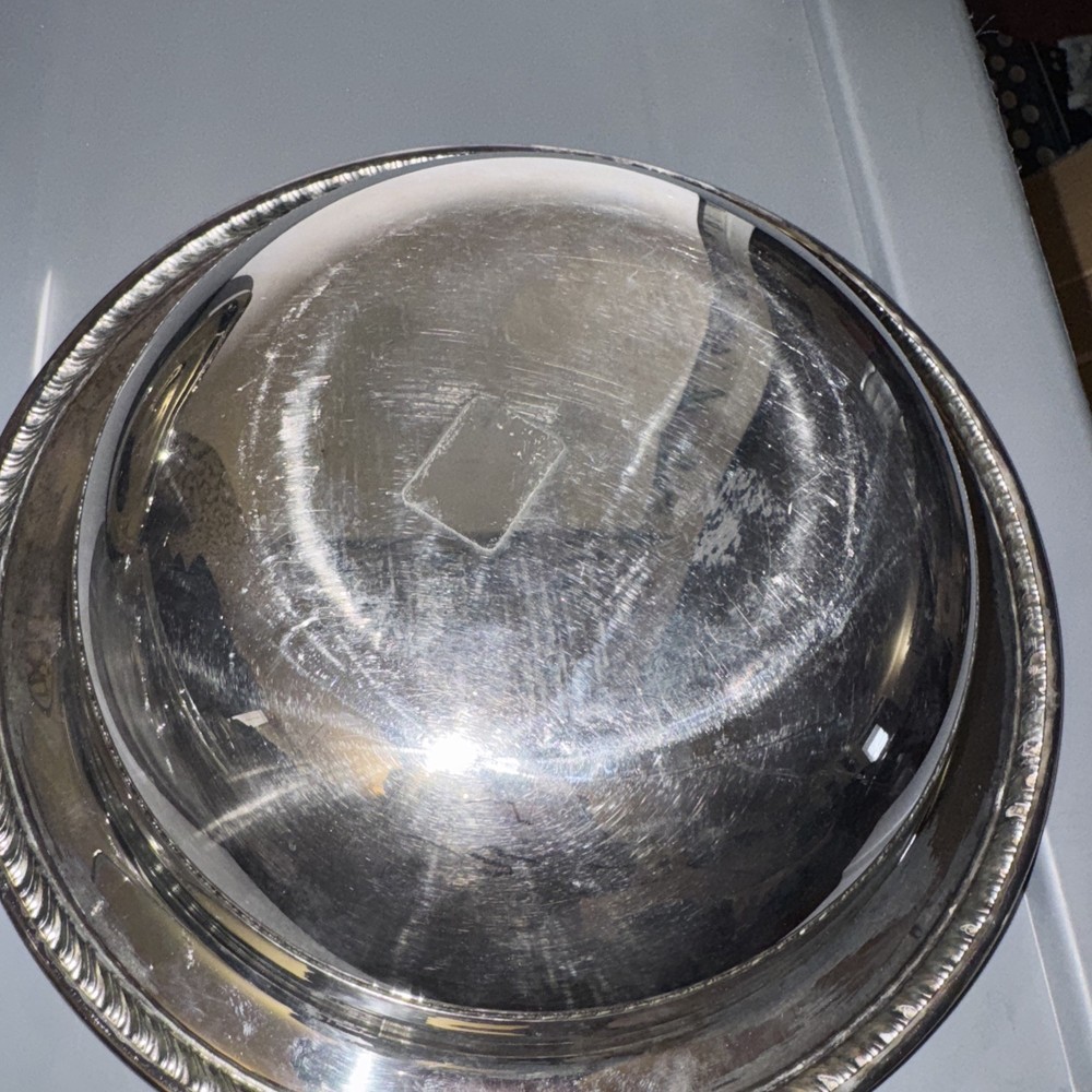 WM ROGERS 862 Silverplate Round Serving Bowl With Lid & PYREX Insert pre owned