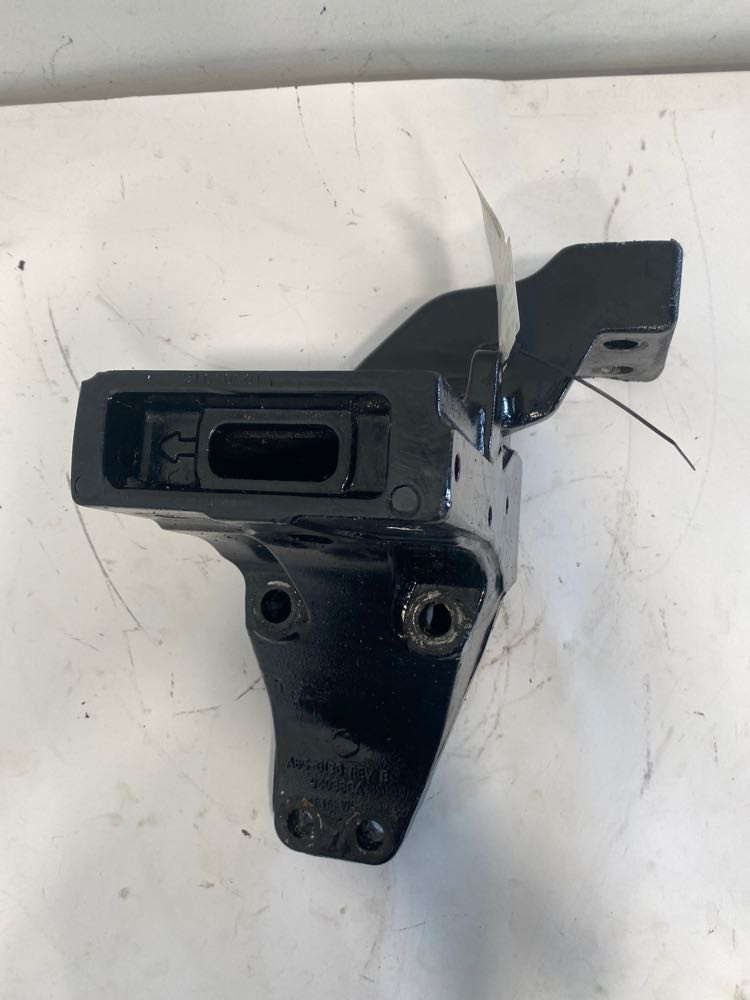 2017 Kenworth T680 Cab Mount (630-10836)