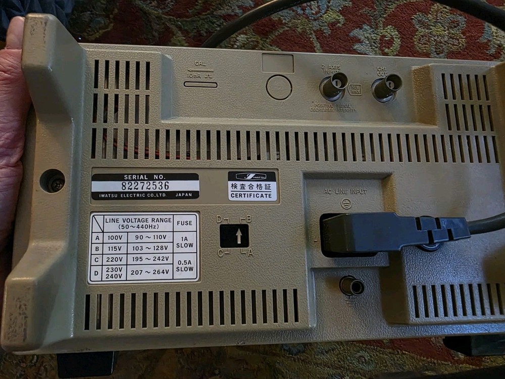 Iwatsu SS-5706 Analog Oscilloscope
